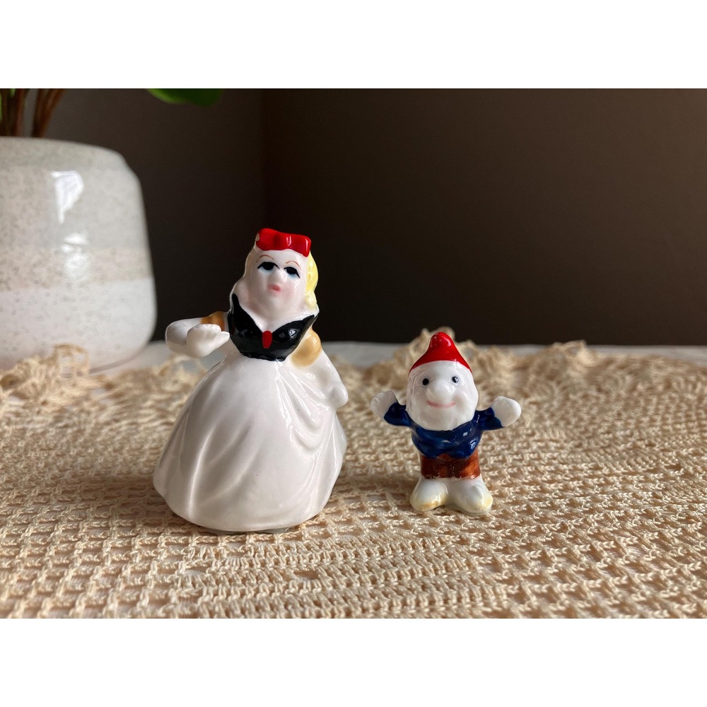1960s Vintage Walt Disney Snow White & Seven Dwarf Miniature Bone China Figurine